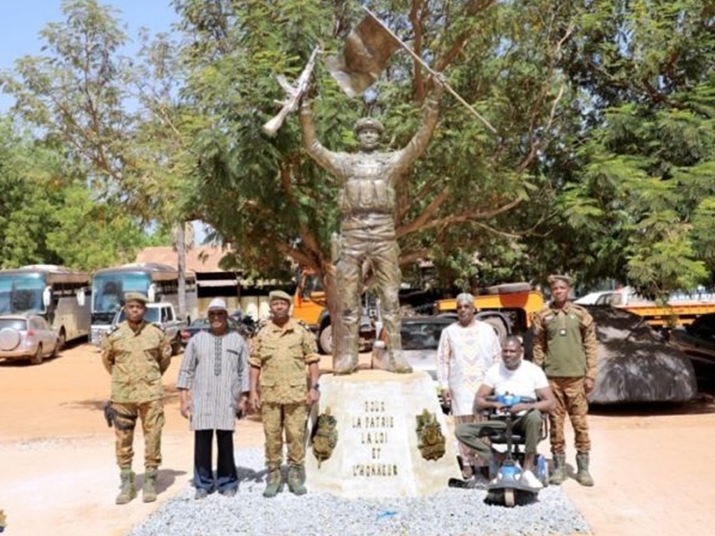 Burkina Faso : La gendarmerie nationale rend solennellement hommage à ses héros tombés pour la patrie