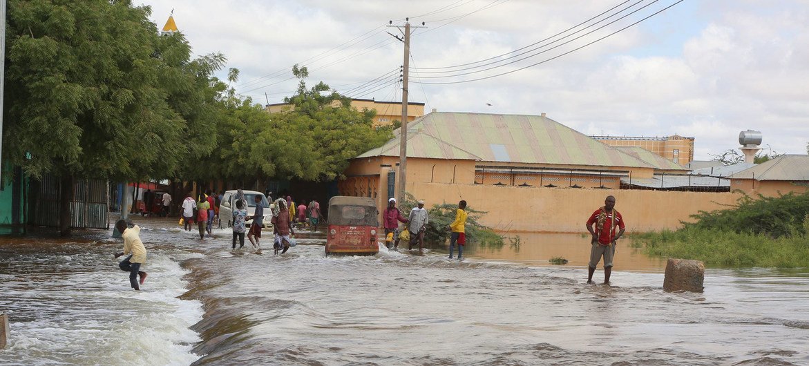 Crise humanitaire en Somalie : Les inondations dévastatrices ouvrent la voie à une menace sanitaire imminente
