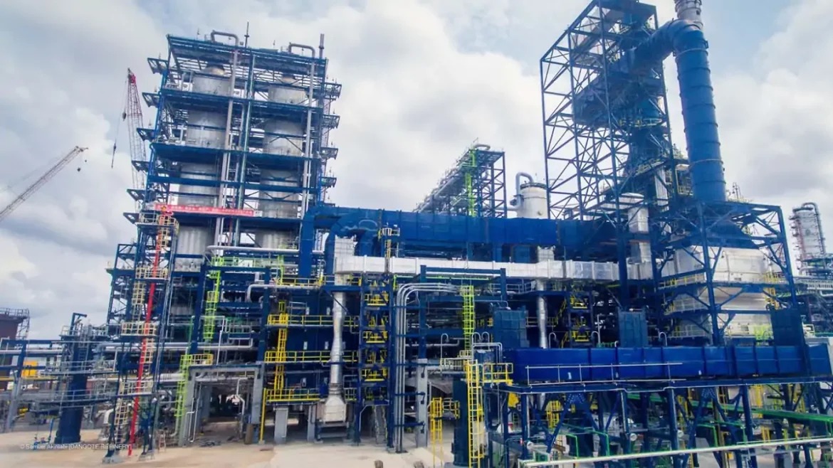 Nigeria : Dangote Petroleum Refinery débute la production de carburant