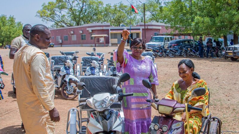 Burkina Faso : La direction provinciale de l’éducation du Zoundwéogo contribue au fonds patriotique avec 1 718 000 FCFA