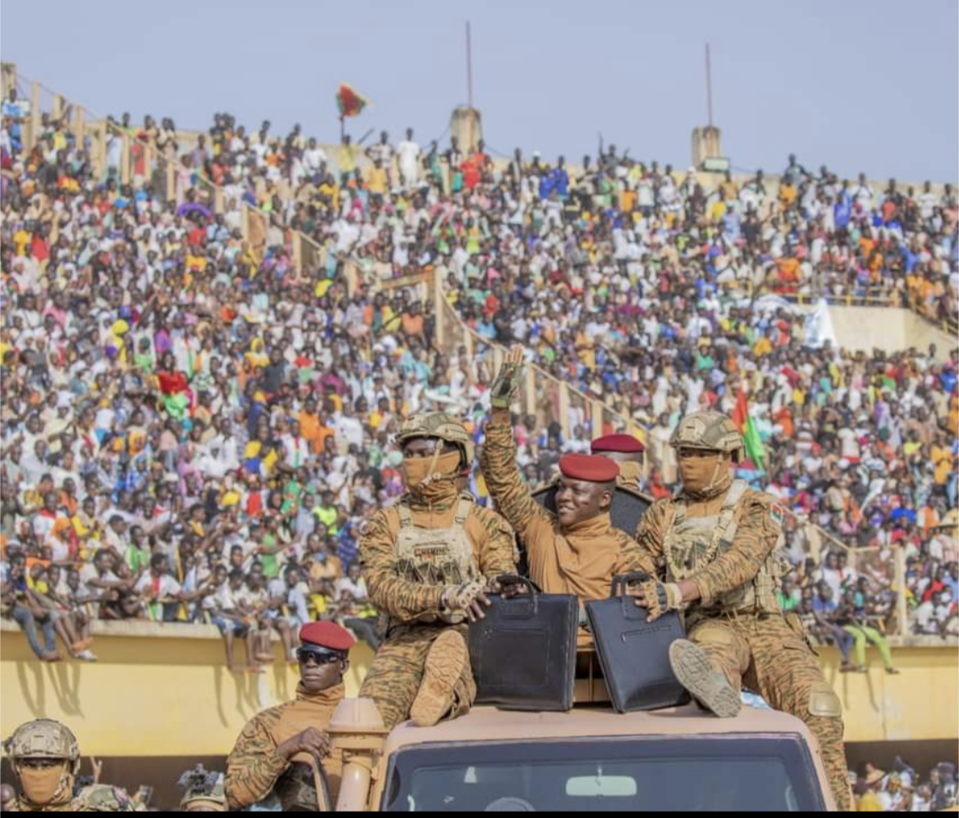 Au Burkina Faso, l’engagement patriotique du peuple et la vision stratégique du Capitaine Ibrahim Traoré rendent possible la lutte antiterroriste