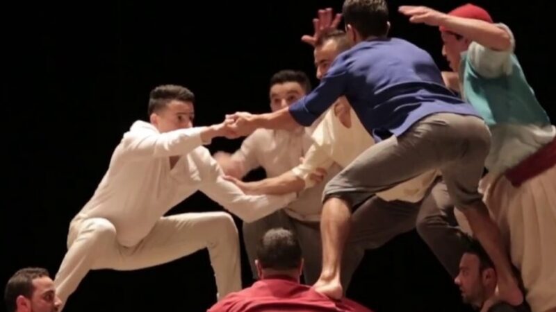 Maroc/Culture : Un groupe de danse acrobatique met en valeur la culture marocaine