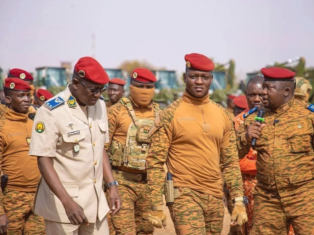 Burkina Faso : Jeune Afrique aboie, Ibrahim Traoré passe